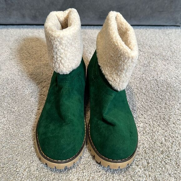 Women’s Green Short Chunky Block Heel Chelsea Boots Pull On Size 8.5 (42CN) NEW - Picture 3 of 14